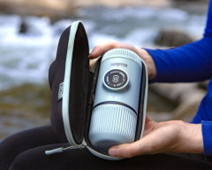 Nanopresso Arctic Blue + pevný obal cestovní kávovar (3)