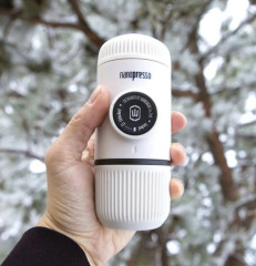 Nanopresso Chill White + pevný obal cestovní kávovar (4)