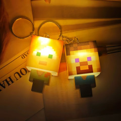 Bagito Dětská svítící klíčenka Minecraft Steve s poutkem a karabinou