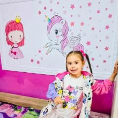 Inspio Samolepky na zeď pro holčičky - Princezna a jednorožec princezna 60 × 38 cm, jednorožec 68 × 55 cm + hvězdičky (1110)