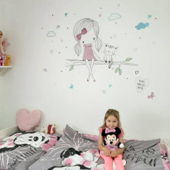 Inspio Samolepky do dětského pokoje - INSPIO víla na větvi s kočičkou ve fialovém provedení N.3. Víla 81 × 94 cm fialková (1110)