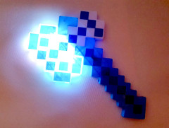 FunCo Svítící diamantová sekera se zvuky Minecraft 35cm