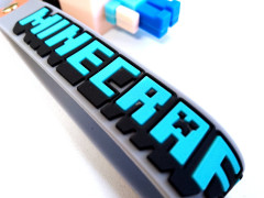 Bagito Dětská klíčenka Minecraft Steve s poutkem a karabinou